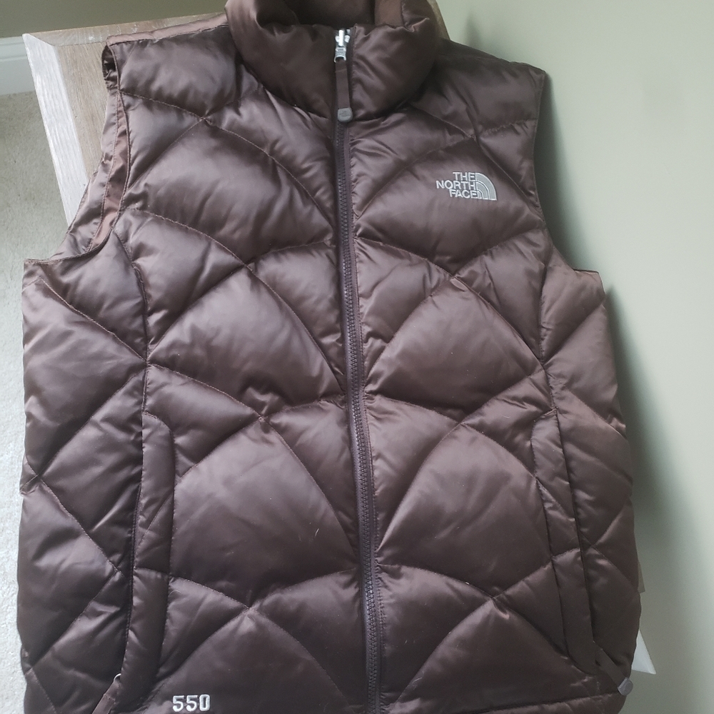 The North Face 550 puffer vest